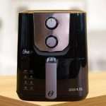 Fritadeira Elétrica sem Óleo/Air Fryer Oster Black Perform Preta com Timer 4,5L